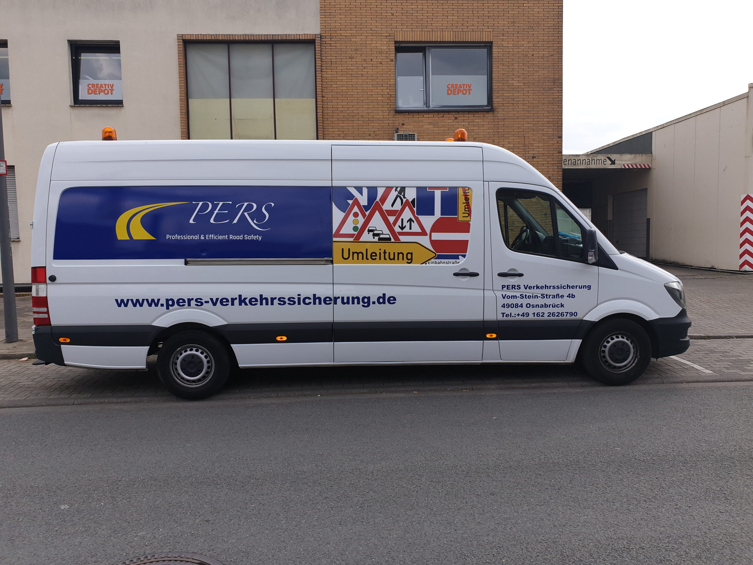 CREATIV DEPOT-Werbetechnik-Digitaldruck-Großformatdruck-Plakate-Osnabrück-Aufkleber-Prüfetiketten-Mimaki-HP-Wartungsaufkleber-Banner-Folierung-Fahrzeugfolierung-Georgsmarienhütte